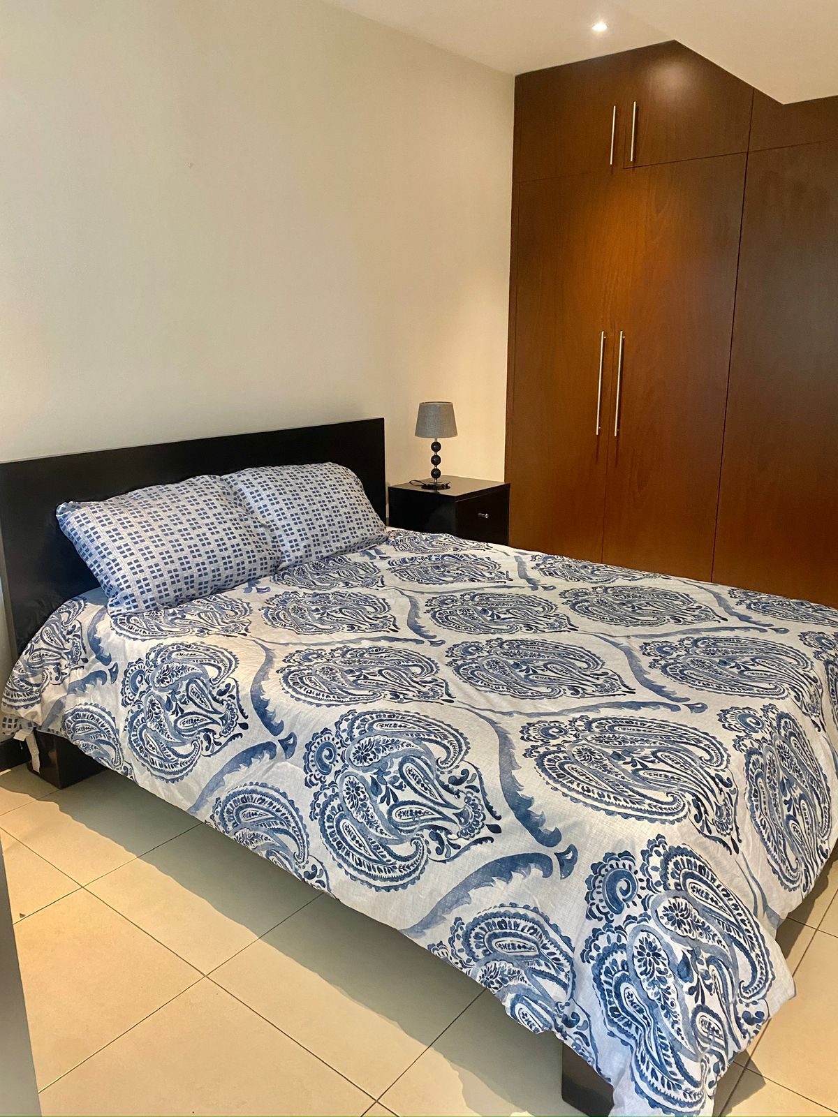Habitación amueblada en Cobella