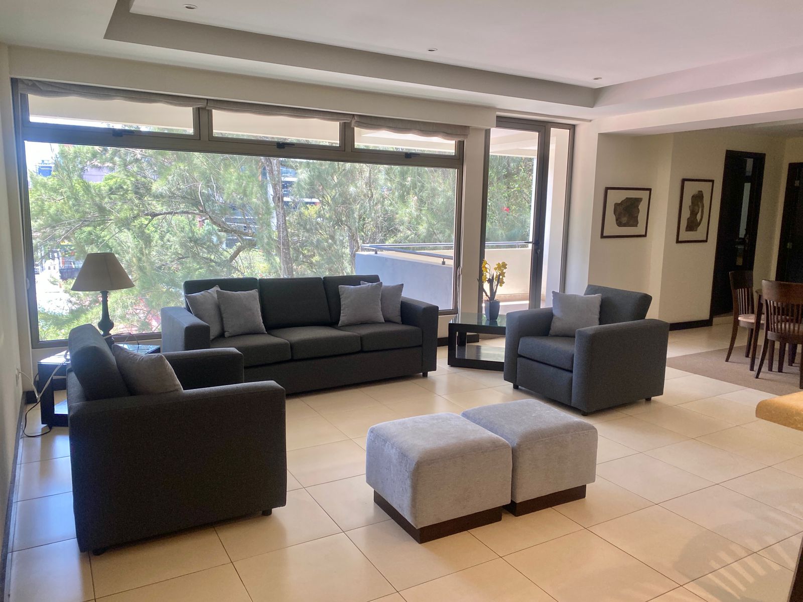 Balcón de apartamento Cobella en Zona 14